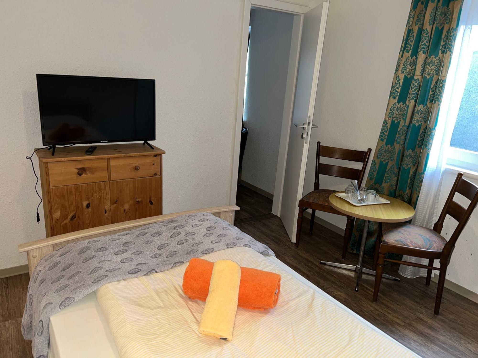 Hotel Filoxenia บุทยาดิงเงน ภายนอก รูปภาพ