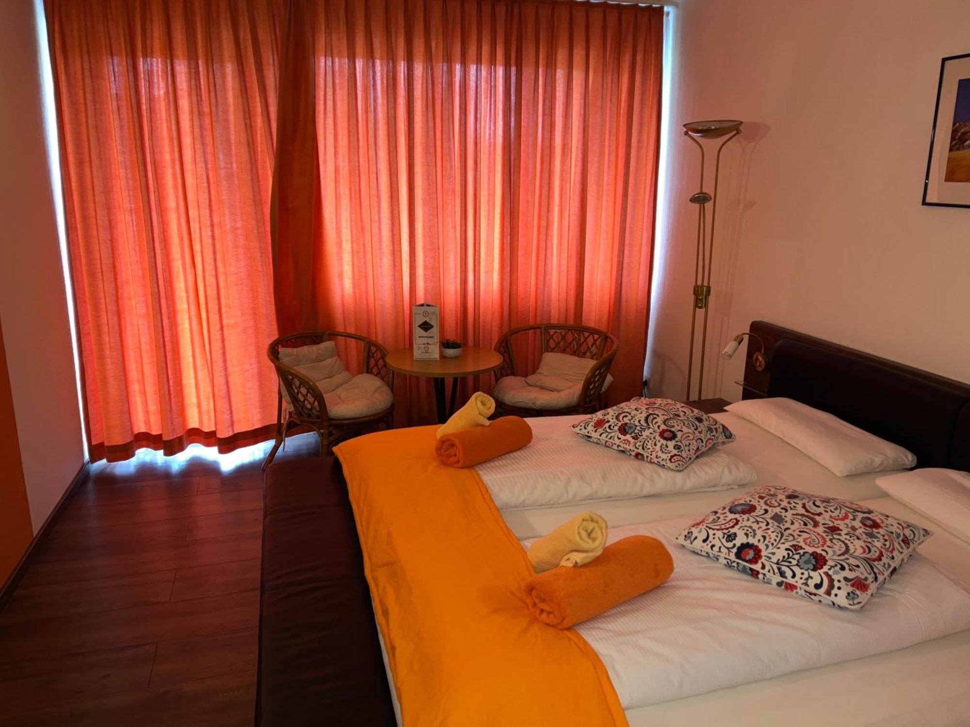 Hotel Filoxenia บุทยาดิงเงน ภายนอก รูปภาพ