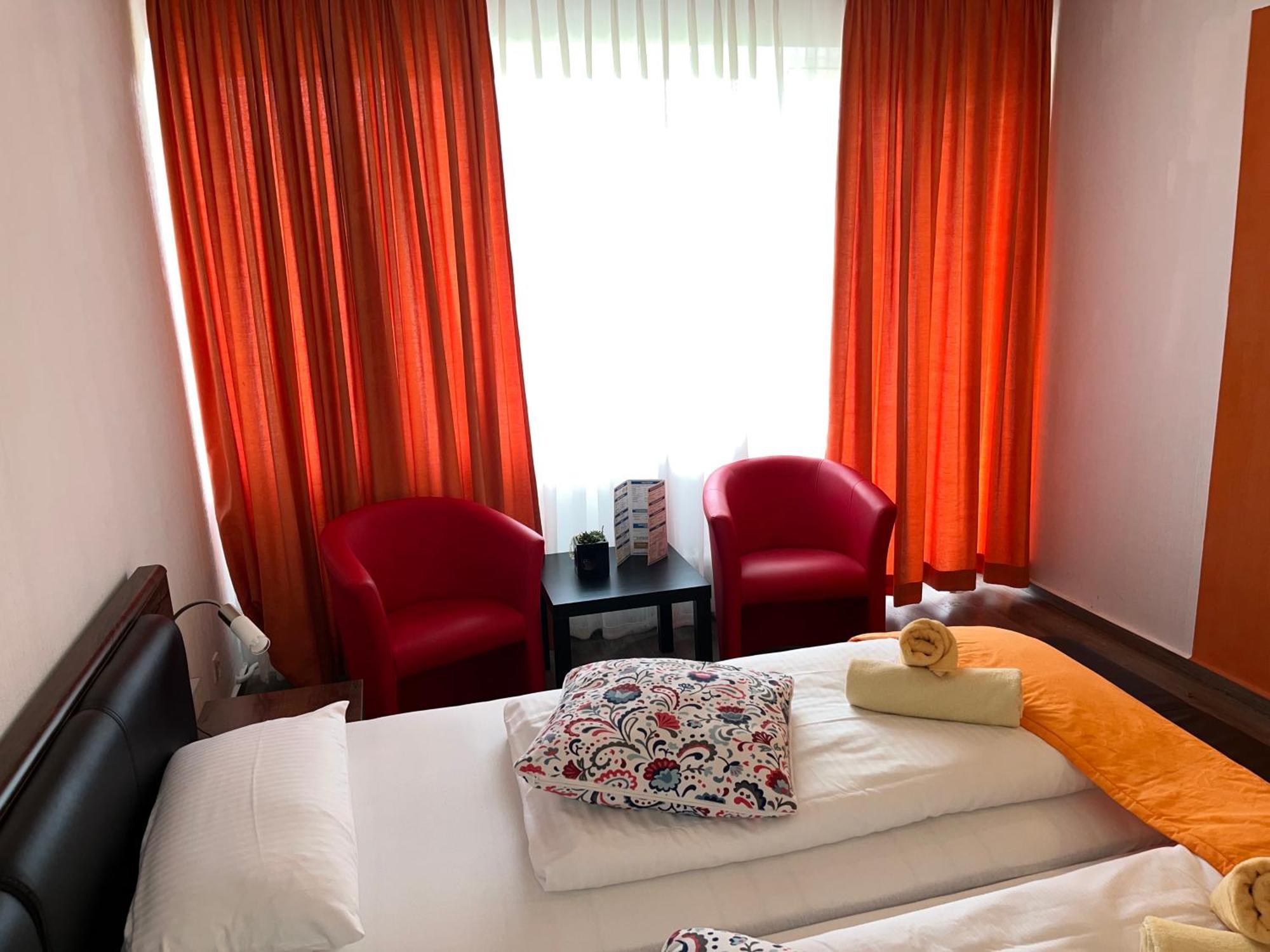 Hotel Filoxenia บุทยาดิงเงน ภายนอก รูปภาพ