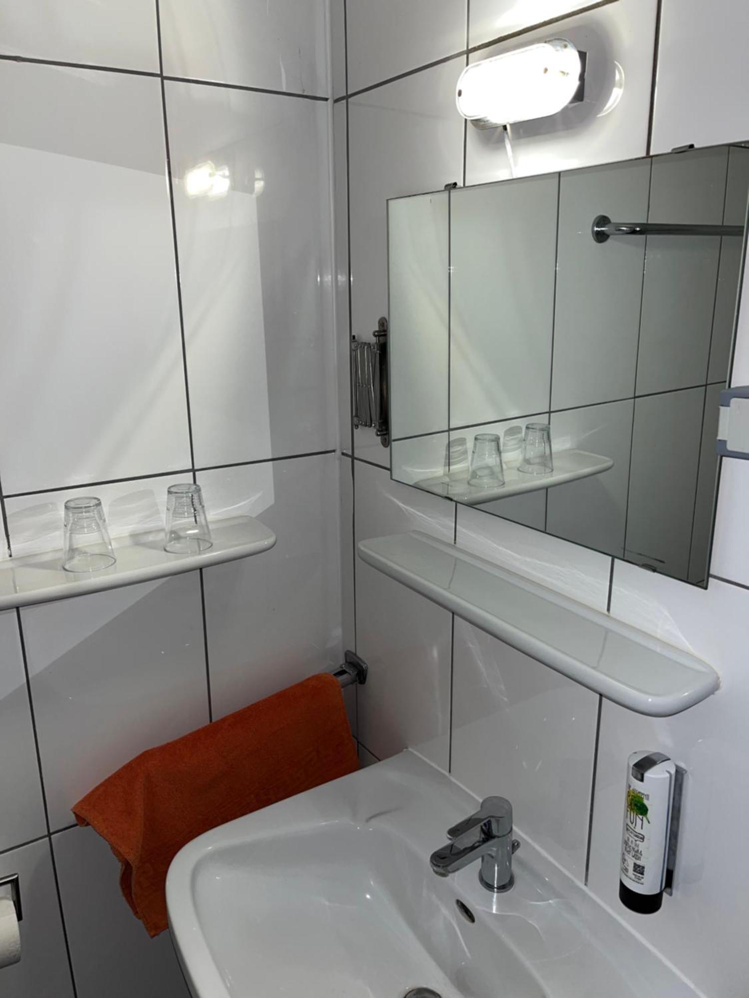 Hotel Filoxenia บุทยาดิงเงน ภายนอก รูปภาพ