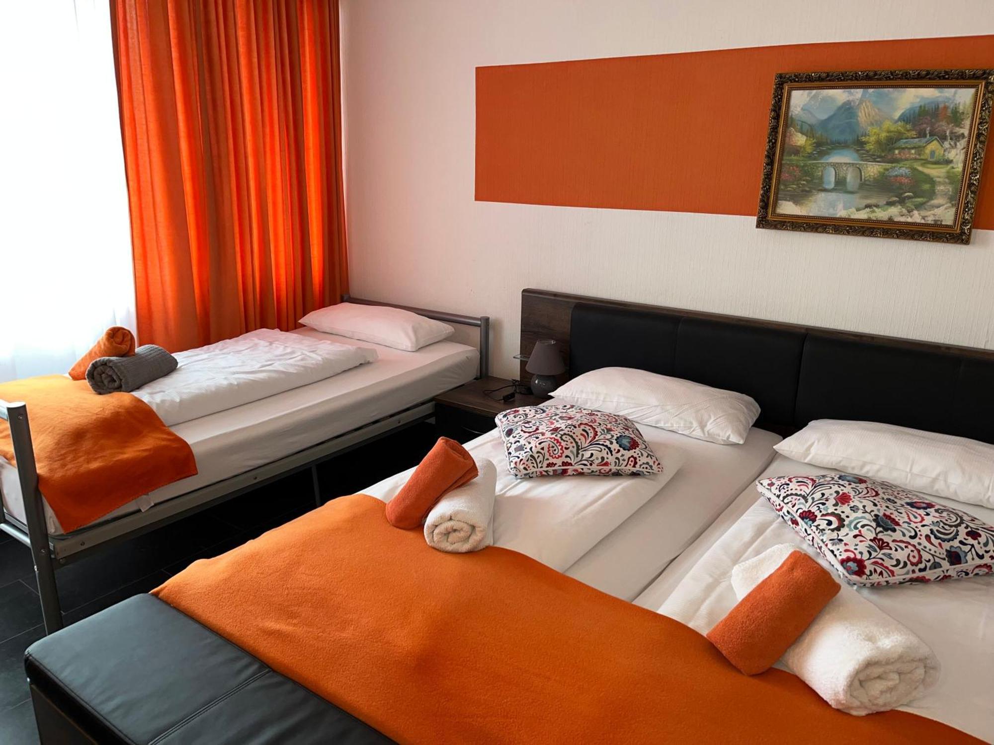 Hotel Filoxenia บุทยาดิงเงน ภายนอก รูปภาพ
