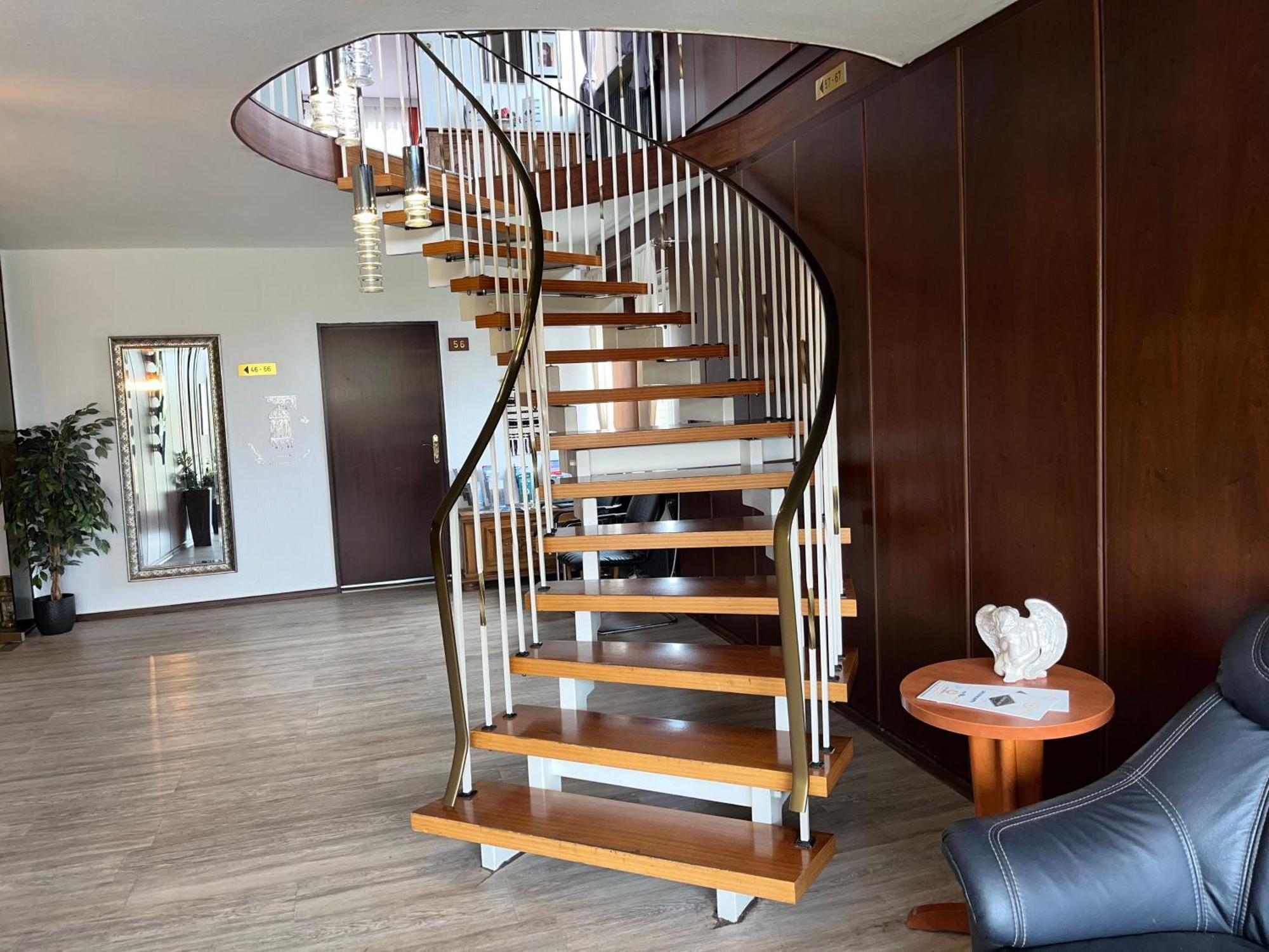 Hotel Filoxenia บุทยาดิงเงน ภายนอก รูปภาพ