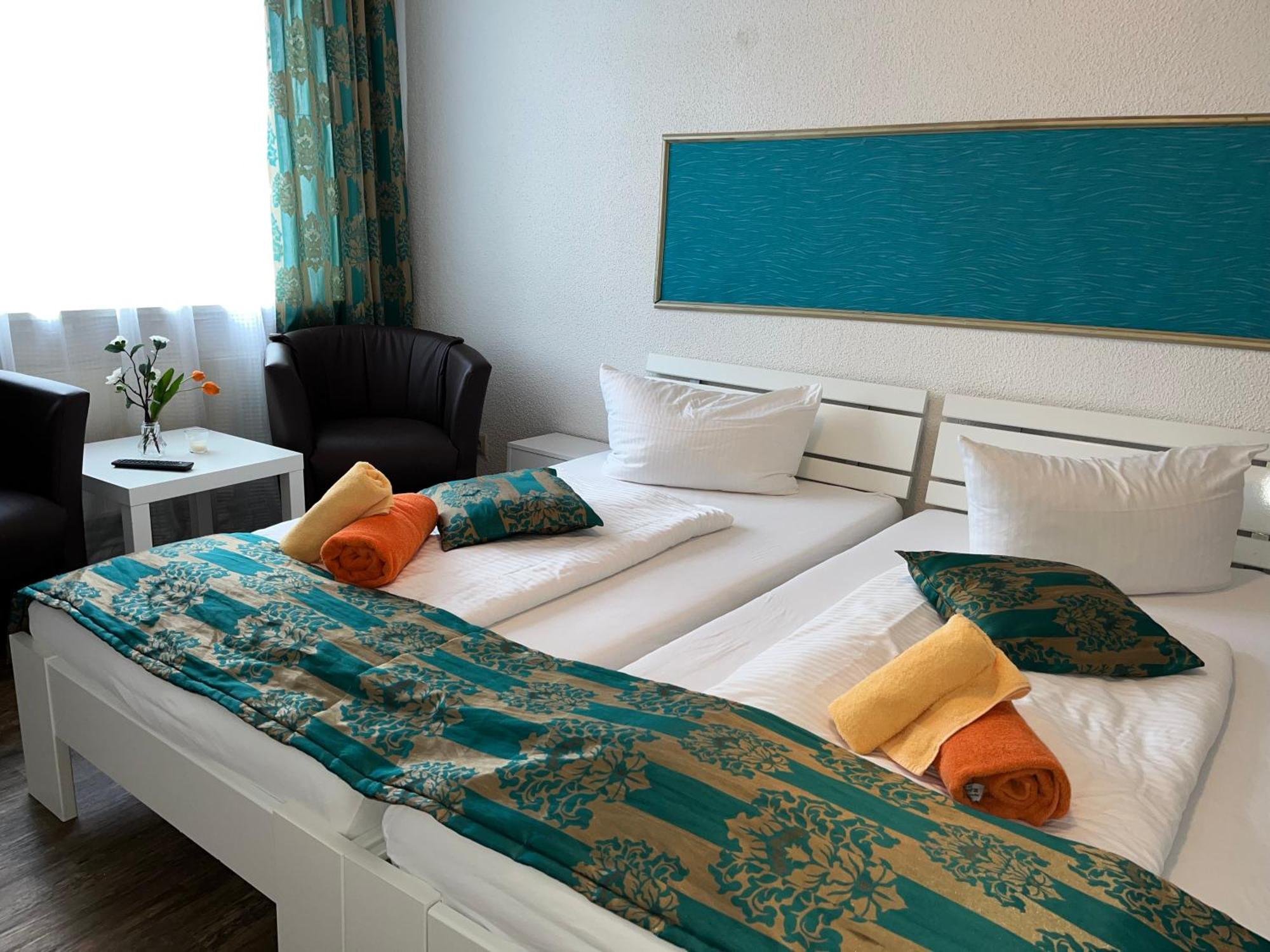 Hotel Filoxenia บุทยาดิงเงน ภายนอก รูปภาพ