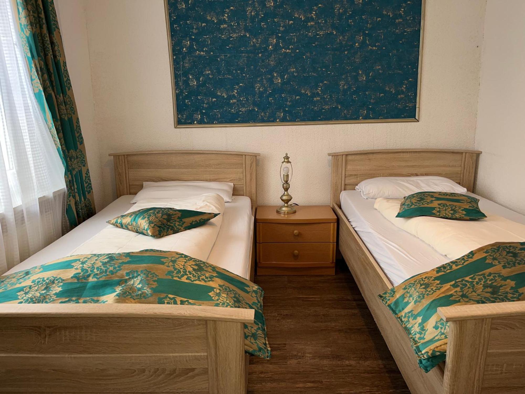 Hotel Filoxenia บุทยาดิงเงน ภายนอก รูปภาพ